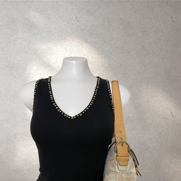 Y2K Energie Black Studded V-Neck Ribbed Tank Top - Picture 2 of 6